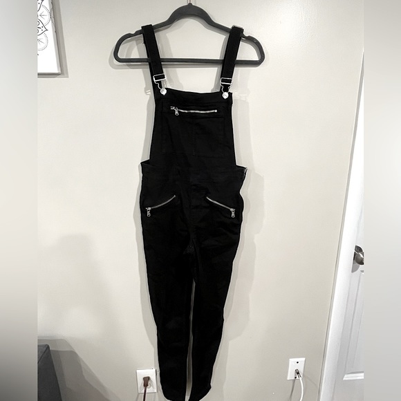 H&M Pants - H&M Black Overalls Size 6 (fits like size 4)